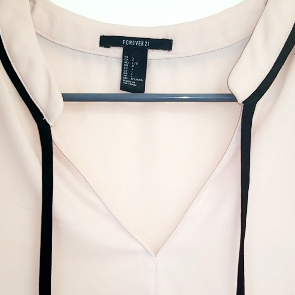 Blouse - Picture 2 of 4
